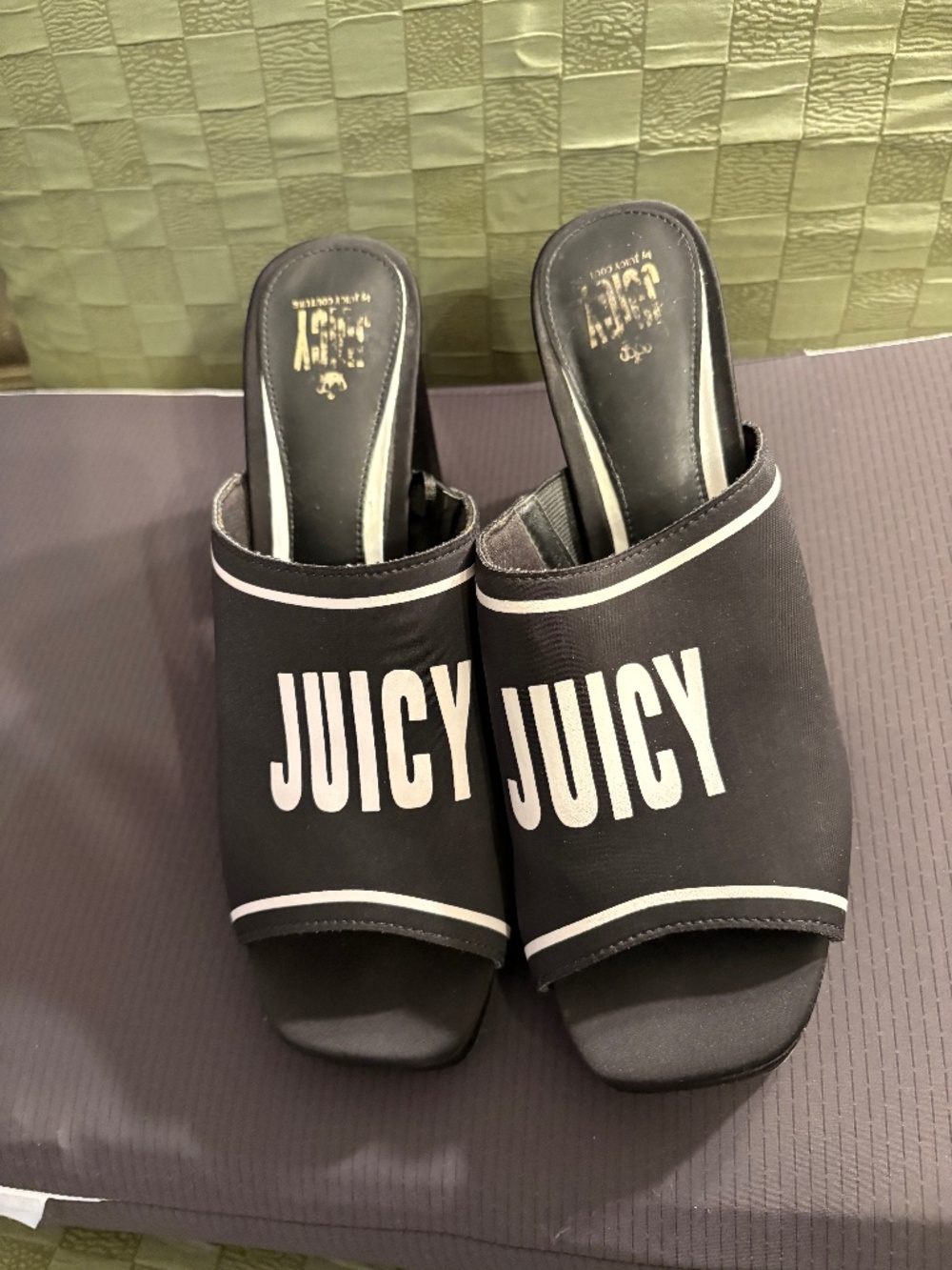 Juicy Couture Sandals